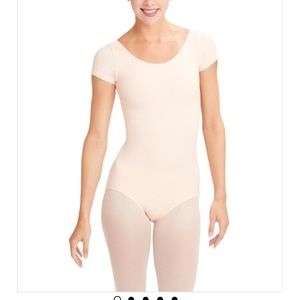 NWT! Capezio short sleeve leotard in ballet pink, size large.